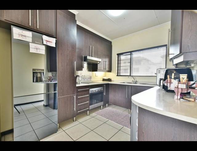 2 BEDROOM APARTMENT FOR SALE IN DOUGLASDALE